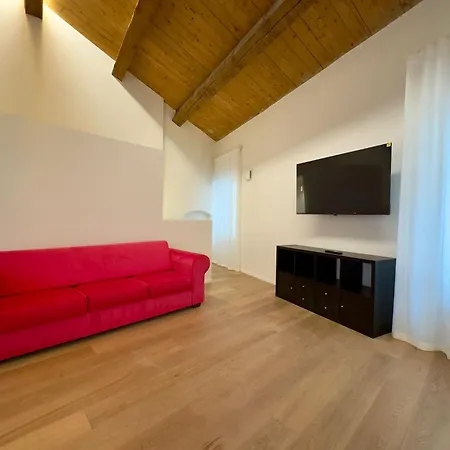 Vacanze Chic Nel Cuore Di Apartmán Pesaro